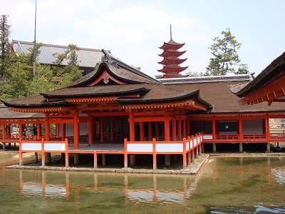 広島県廿日市市の旅行で訪れた観光名所、厳島神社の舞台