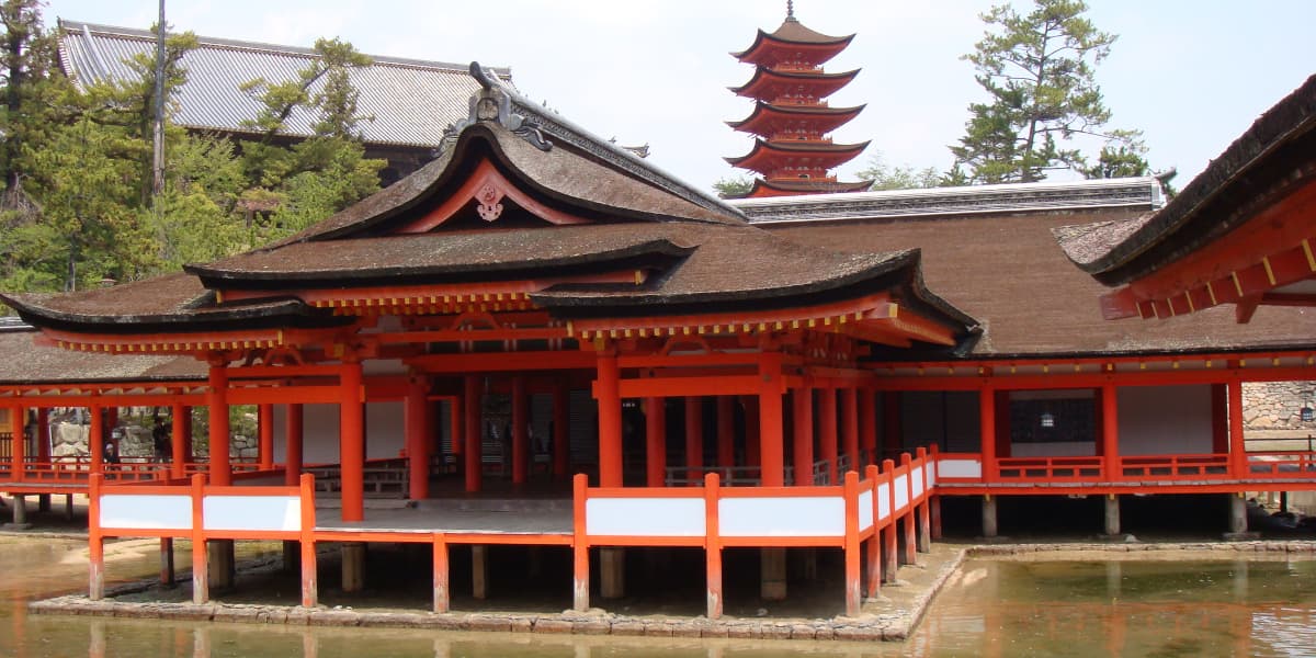 広島県廿日市市の旅行で訪れた観光名所、厳島神社