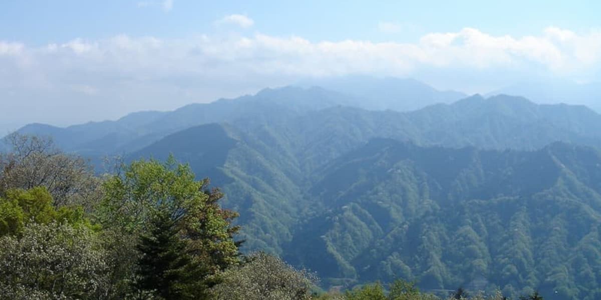 仏果山の登山道