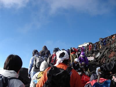 登山道の人混み