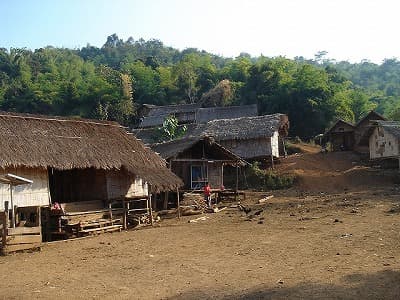 山岳民族の村