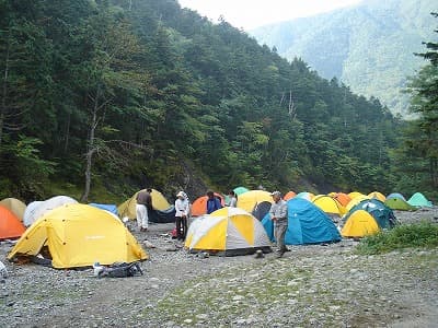 駒仙小屋の幕営指定地