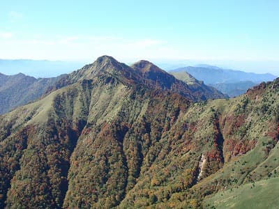 四国山地の山並み