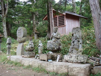 登山道にあった仏様