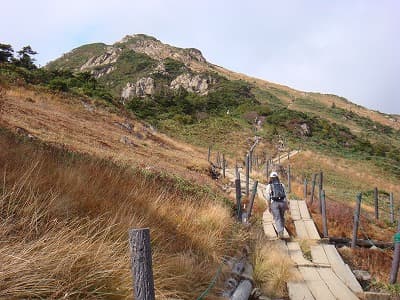 小至仏山