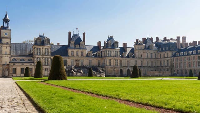 フランス・セーヌ＝エ＝マルヌの旅行や観光地、フォンテーヌブロー宮殿
