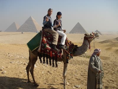 エジプト・ギーザの旅行や観光地、三大ピラミッド