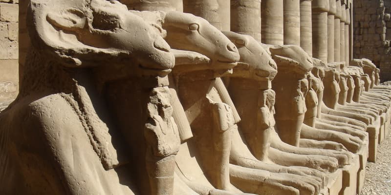 エジプト・ルクソールの旅行や観光地、ルクソール神殿