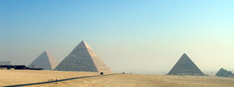 エジプト・ギーザの旅行や観光地、ギザの三大ピラミッド
