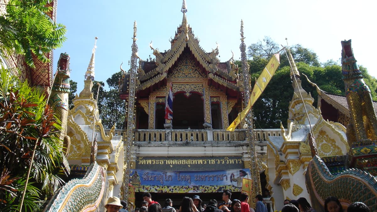タイ・バンコクの旅行や観光地、ドイ・ステープ寺院
