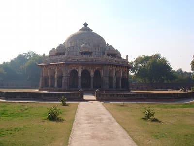 インド・デリーの旅行や観光地、フマユーン廟のイサカーン廟