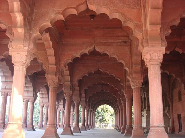 インド・デリーの旅行や観光地、レッド・フォートのディーワーネ・アーム