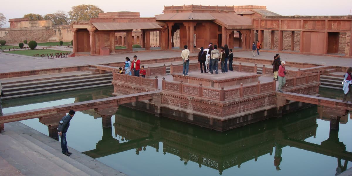 インド・アーグラの旅行や観光地、ファテープル・シークリー