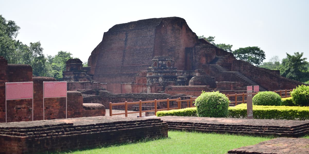 インド・ラージギルの旅行で訪れた観光名所、ナーランダ仏教大学跡