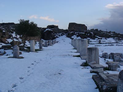 トルコ・イズミルの旅行や観光地、ベルガマ遺跡＿アテネ神殿