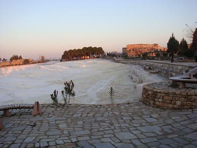 トルコ・デニズリの旅行や観光地、パムッカレ