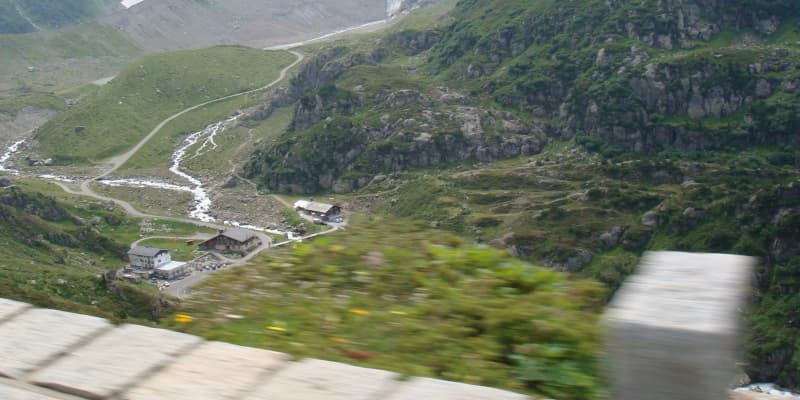 スイスの旅行や観光地、スーステン峠
