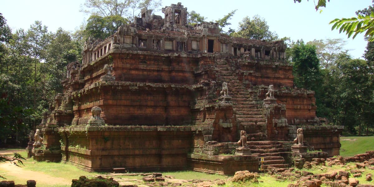 カンボジア・シェムリアップの旅行や観光地、ピミアナカス