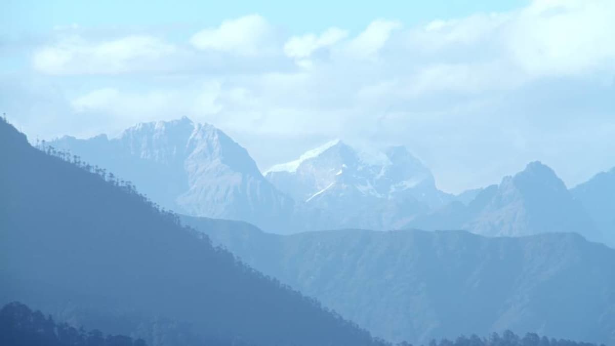 ブータン・ティンプーの旅行や観光で体験した、ドチュ・ラから見たヒマラヤ山脈