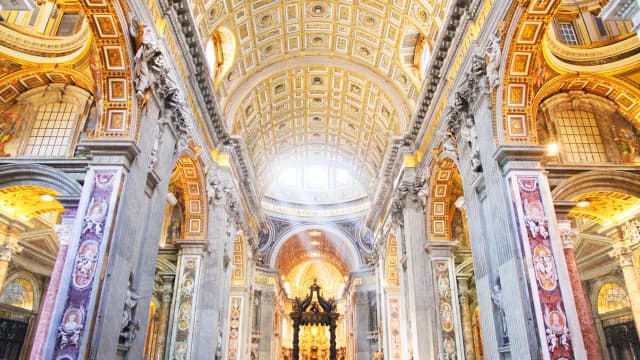 バチカン市国の旅行や観光地、サン・ピエトロ大聖堂