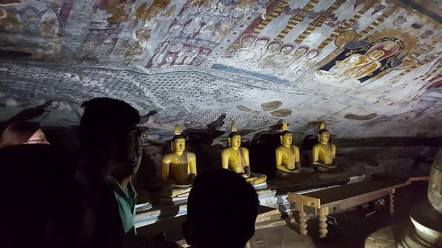 スリランカ・ダンブッラの旅行や観光地、ダンブッラ石窟寺院