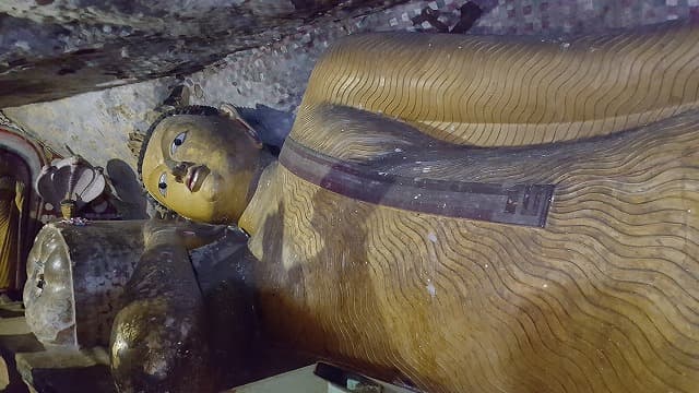 スリランカ・ダンブッラの旅行や観光地、ダンブッラ石窟寺院