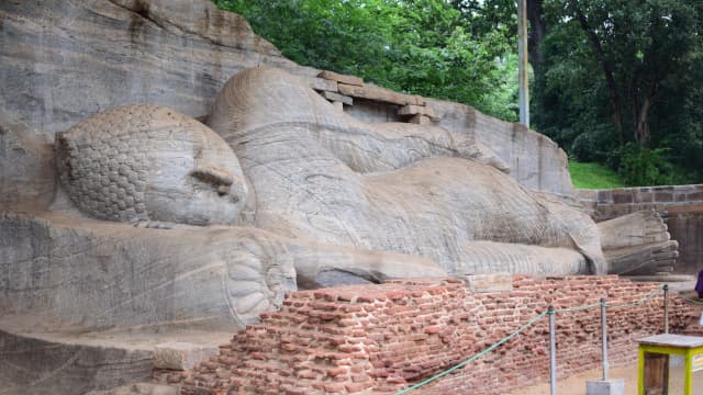 スリランカ・ポロンナルワの旅行や観光地、ガル・ヴィハーラ