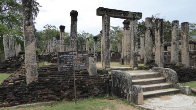 スリランカ・ポロンナルワの旅行や観光地、クワドラングル＿アタダーゲ