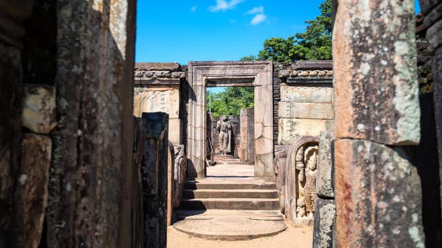 スリランカ・ポロンナルワの旅行や観光地、クワドラングル＿ハタダーゲ