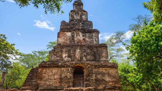 スリランカ・ポロンナルワの旅行や観光地、クワドラングル＿サトゥマハル・プラサーダ