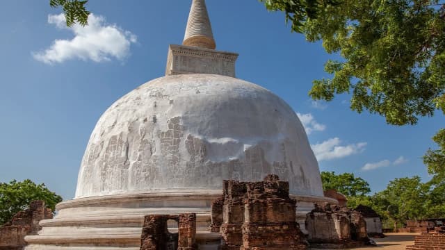 スリランカ・ポロンナルワの旅行や観光地、キリ・ヴィハーラ