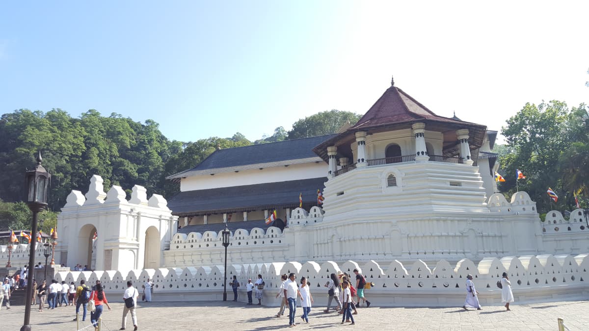 スリランカ、キャンディの旅行や観光地、仏歯寺