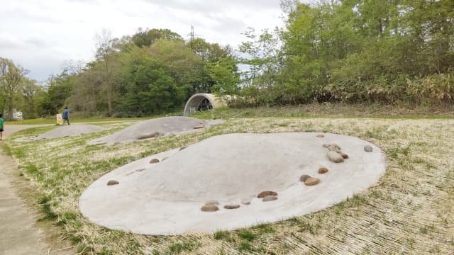 青森県青森市の旅行で訪れた観光名所、三内丸山遺跡の土壙墓