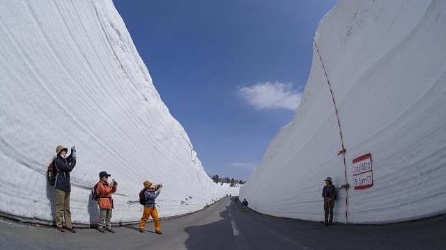 青森県青森市の旅行で訪れた観光名所、八甲田山南麓と雪の回廊