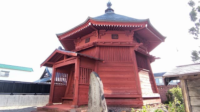 青森県弘前市の旅行で訪れた観光名所、禅林街の栄螺堂