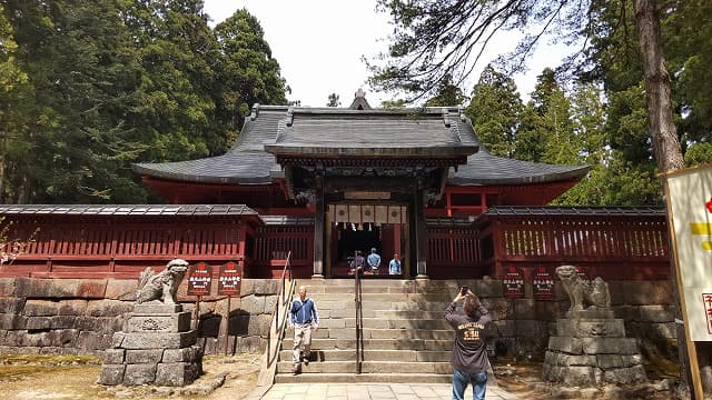 青森県弘前市の旅行で訪れた観光名所、岩木山神社の中門