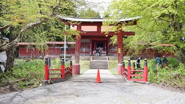 青森県弘前市の旅行で訪れた観光名所、高照神社の三之鳥居