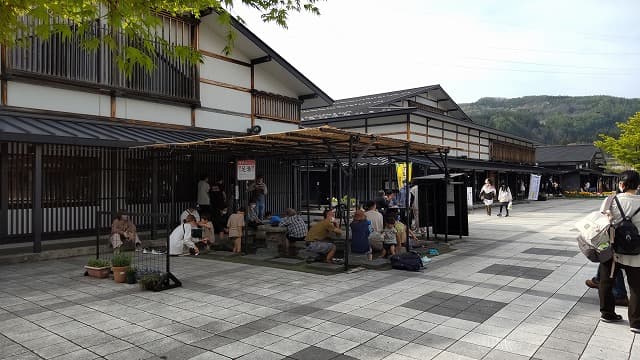 青森県黒石市の旅行で訪れた観光名所、津軽伝承工芸館の足湯