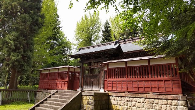 青森県平川市の旅行で訪れた観光名所、猿賀神社中門