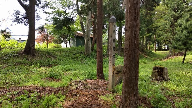 青森県平川市の旅行で訪れた観光名所、猿賀神社にある猿賀館跡