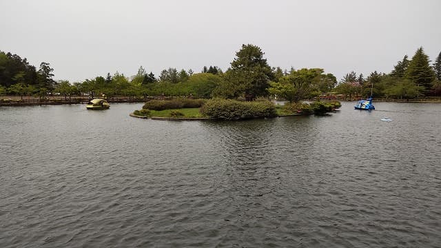 青森県平川市の旅行で訪れた観光名所、猿賀公園の見晴ヶ池