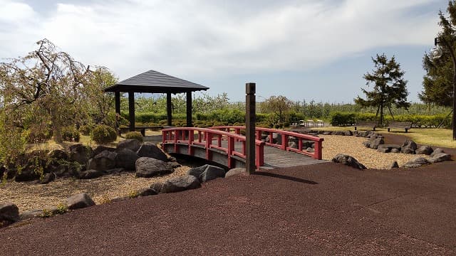 青森県南津軽郡の旅行で訪れた観光名所、唐糸御前史跡公園の柳の池