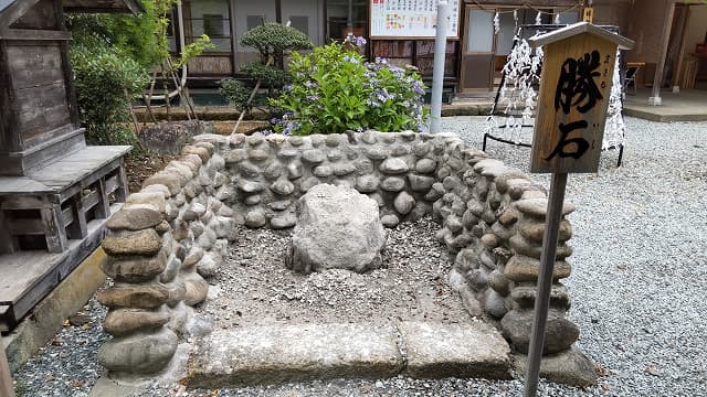 宮城県仙台市の旅行で訪れた観光名所、秋保神社の勝石