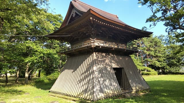 宮城県仙台市の旅行で訪れた観光名所、陸奥国分寺鐘撞堂