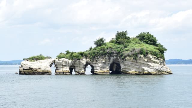 宮城県宮城郡の旅行で訪れた観光名所、日本三景松島の鐘島