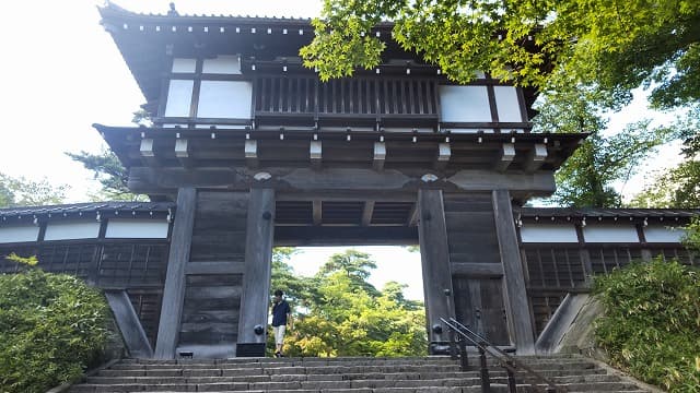 秋田県秋田市の旅行で訪れた観光名所、千秋公園(久保田城跡)表門（一ノ門）