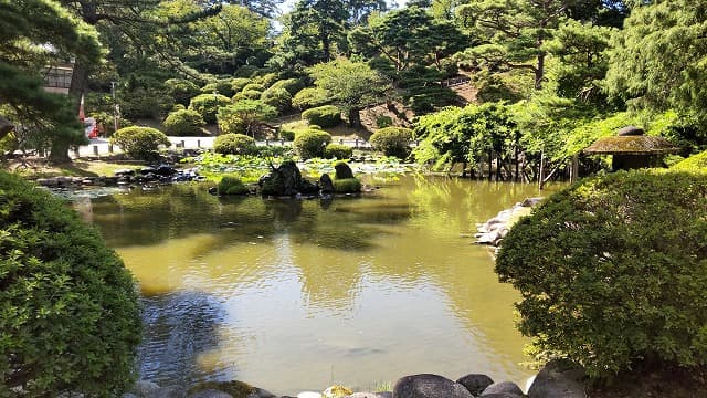 秋田県秋田市の旅行で訪れた観光名所、千秋公園(久保田城跡)胡月池