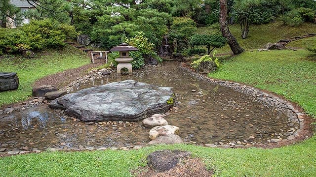 秋田県秋田市の旅行で訪れた観光名所、如斯亭庭園＿玉鑑池