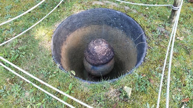 秋田県秋田市の旅行で訪れた観光名所、地蔵田遺跡＿土器棺墓