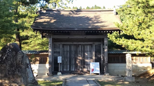 秋田県秋田市の旅行で訪れた観光名所、天徳寺総門